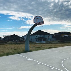 Bluebonnet Park - Semi basketball court