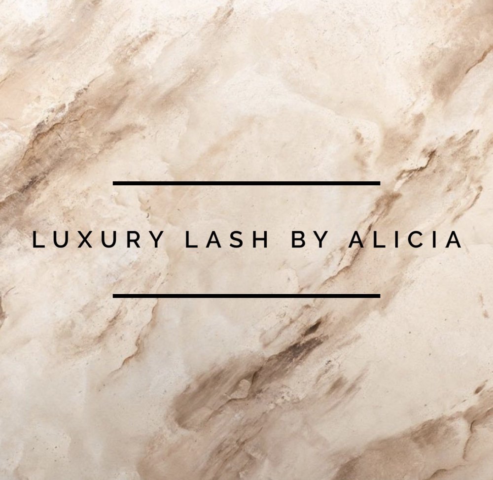 Luxury lash by Alicia Logo