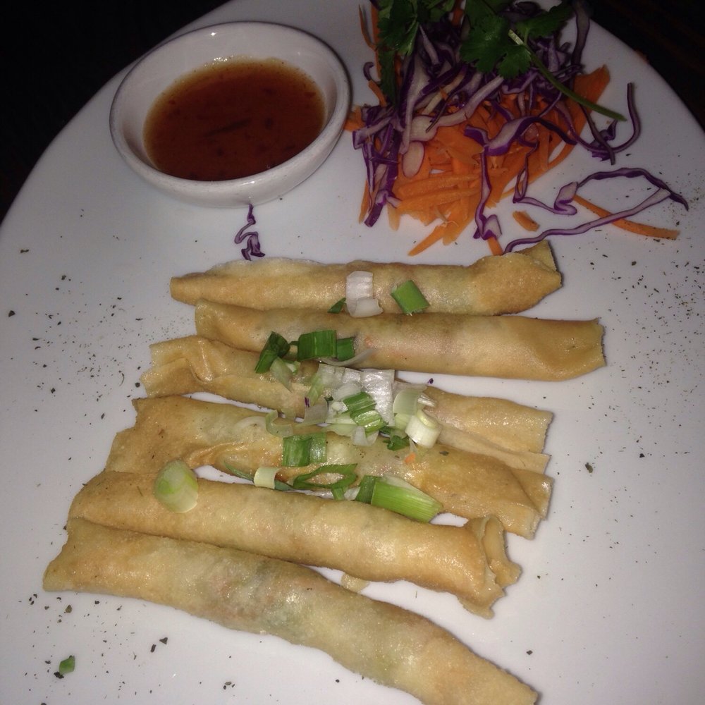 Summer Buffalo - Egg rolls delicious - Thai Near Me - Burbank, California Summer Buffalo - Egg rolls delicious - Thai Near Me - Burbank, California