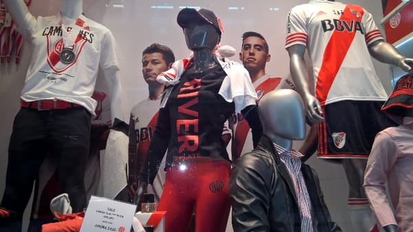 Estadio Monumental by null