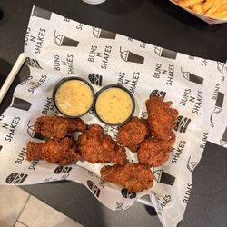 Buns N Shakes - Wings