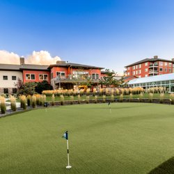 Summit Vista - Putting green