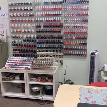 Gina's Best Nails & Spa - Nail Salons Near Me - Mineola, New York