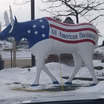 Quality Inn & Suites - Moose outside of the Quality Inn - Hotels Near Me - Escanaba, Michigan Quality Inn & Suites - Moose outside of the Quality Inn - Hotels Near Me - Escanaba, Michigan