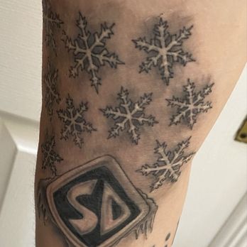 Amour Tattoo - Tattoo Near Me - Falls Church, Virginia