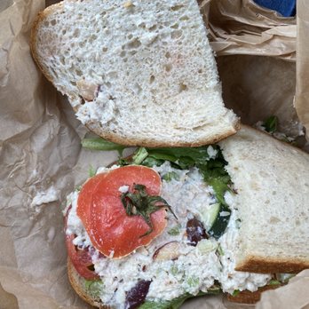 Panera Bread - HOW DO YOU NOT SEE THE TOMATO TOP WHEN YOU ARE MAKING THE SANDWICH - Sandwiches Near Me - Brunswick, Georgia