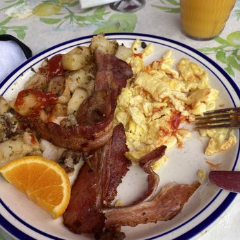 Red Apple Cafe - Bacon was cooked perfectly - Breakfast & Brunch Near Me - Aptos, California