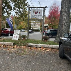 Dowse Orchards - Separate farm store up the road