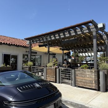 Lunada Kitchen - Patio seating - Breakfast & Brunch Near Me - Palos Verdes Estates, California