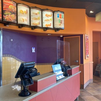 Taco Bell - a counter with a laptop on it - Fast Food Near Me - Bossier City, Louisiana Taco Bell - a counter with a laptop on it - Fast Food Near Me - Bossier City, Louisiana