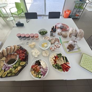 Merchain Catering - Bagel and Lox breakfast platter. Delicious!! - Caterers Near Me Merchain Catering - Bagel and Lox breakfast platter. Delicious!! - Caterers Near Me