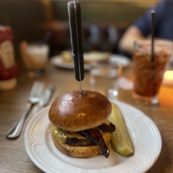 Au Cheval - Single Single Cheeseburger - Bars Near Me - Chicago, Illinois