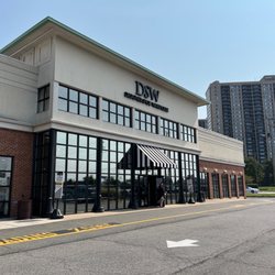 DSW Designer Shoe Warehouse - Entrance