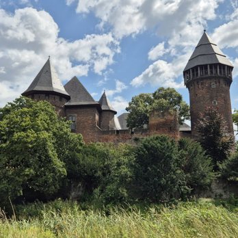 Burg Linn - Castles Near Me - Krefeld, NW Burg Linn - Castles Near Me - Krefeld, NW