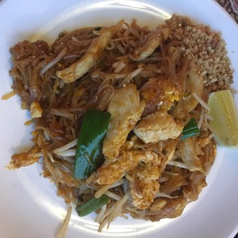 Dena Kitchen - Thai Near Me - Chicago, Illinois