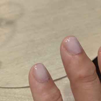 Ravenswood Nail Party - Streaks and nail bed sides weren't covered - Nail Salons Near Me - Chicago, Illinois