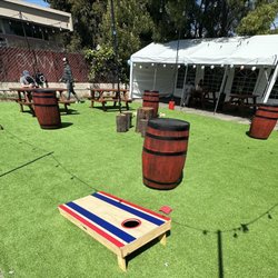 MOMOlicious - Outdoor seating area with activities