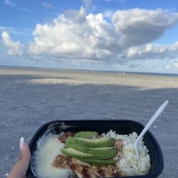La Esquina Guatemalteca - Chicken Burrito Bowl