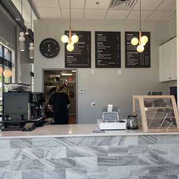 Uptown Cafe - Front - Coffee & Tea Near Me - Chantilly , Virginia