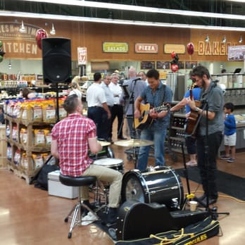Fresh Thyme Market - Band playing at opening - Farmers Market Near Me - Rochester Hills, Michigan Fresh Thyme Market - Band playing at opening - Farmers Market Near Me - Rochester Hills, Michigan
