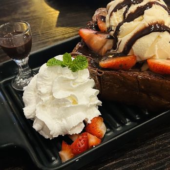 Asiatique Eatery - Chocolate lovers toast - Asian Fusion Near Me - Ventura, California Asiatique Eatery - Chocolate lovers toast - Asian Fusion Near Me - Ventura, California