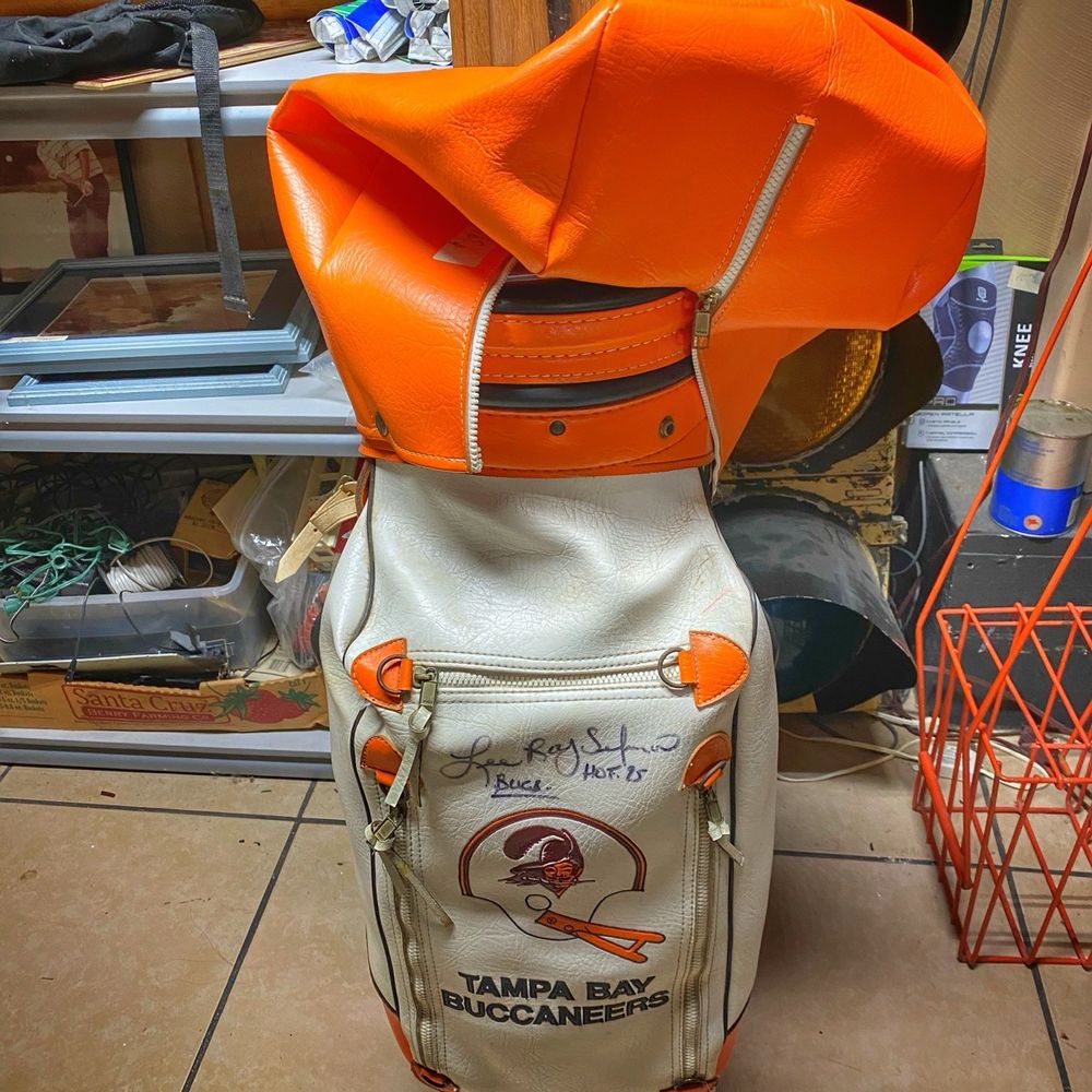 Brooksville Trading - Lee Roy Selmon autographed golf club bag for sale - Antiques Near Me - Brooksville, Florida Brooksville Trading - Lee Roy Selmon autographed golf club bag for sale - Antiques Near Me - Brooksville, Florida