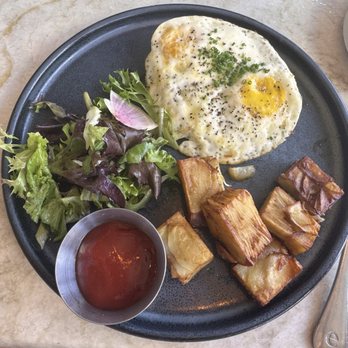 Earls Kitchen + Bar - New American Near Me - Fort Lauderdale, Florida