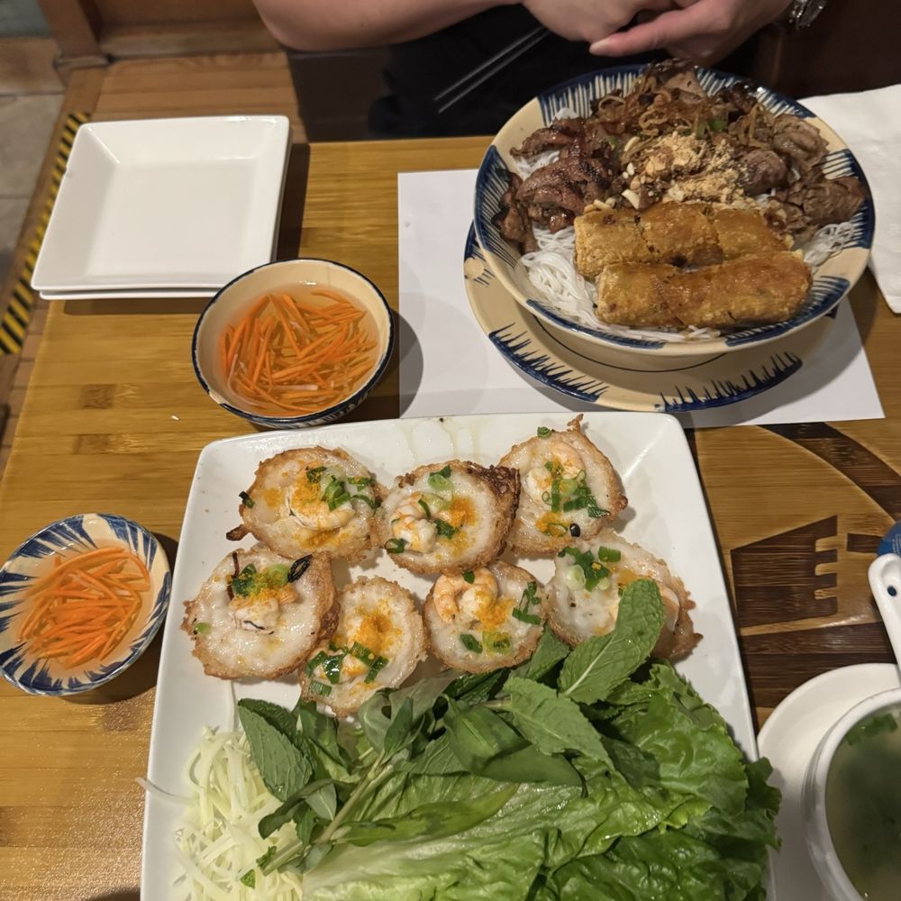 Truong Thanh Restaurant - bánh khọt // bánh hỏi thịt chả giò - Vietnamese Near Me - Milpitas, California Truong Thanh Restaurant - bánh khọt // bánh hỏi thịt chả giò - Vietnamese Near Me - Milpitas, California