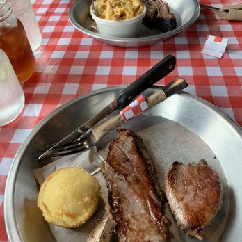 Gold Beach BBQ - Tri-tip & cornbread - bottom Brisket & Mac n Cheese - top - Barbeque Near Me - Gold Beach, Oregon