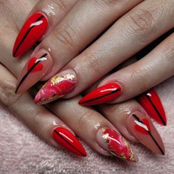 Edgy Nails 512