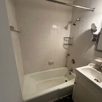 Pro Glazing - Before - Kitchen & Bath Near Me - Brooklyn, New York