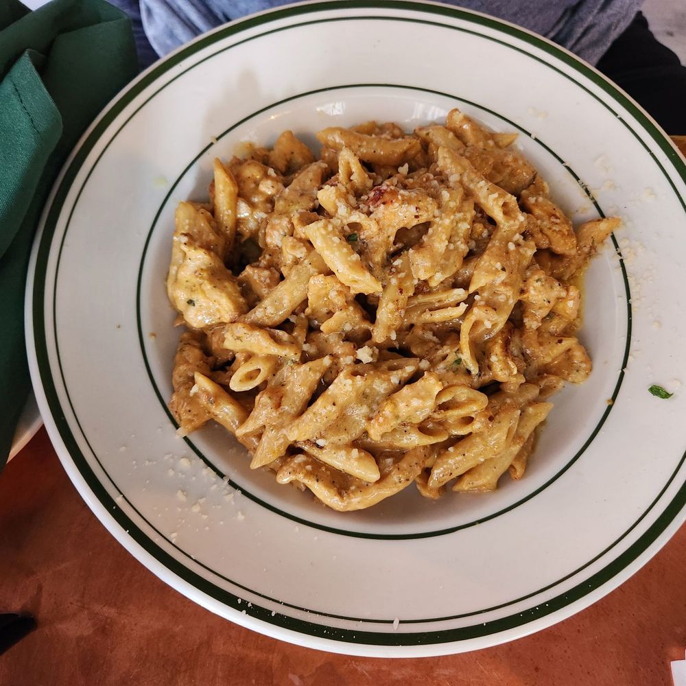 Horus Cafe - Chicken Alfredo pasta - Mediterranean Near Me - New York, New York Horus Cafe - Chicken Alfredo pasta - Mediterranean Near Me - New York, New York