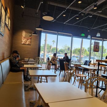 Paris Baguette - Inside - Coffee & Tea Near Me - Irvine, California Paris Baguette - Inside - Coffee & Tea Near Me - Irvine, California