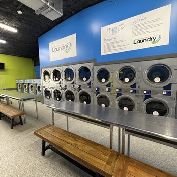 Bayshore Gardens - We look forward to your next visit where you'll experience a freshly painted Bayshore Gardens Laundromat. - Laundromat Near Me - Bradenton, Florida
