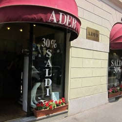 Ader - L'entrata e una delle vetrine
