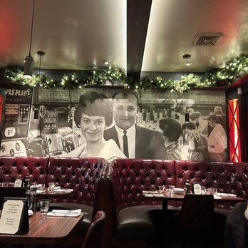 Gaetano's - Cute retro seating - Italian Near Me - Denver, Colorado