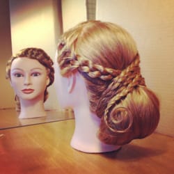 Curls Salon - A hair UP
