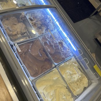 Penny's Ice Cream Parlor & Cafe - Ice cream made fresh every day! - Coffee & Tea Near Me - Lahaina, Hawaii