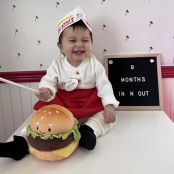In-N-Out Burger - Burgers Near Me - Hesperia, California In-N-Out Burger - Burgers Near Me - Hesperia, California