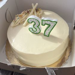 Carlino's Market - Vanilla cake (ignore the candles which came from elsewhere)