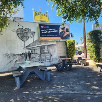 Cupid's Hot Dogs - Hot Dogs Near Me - Winnetka, California