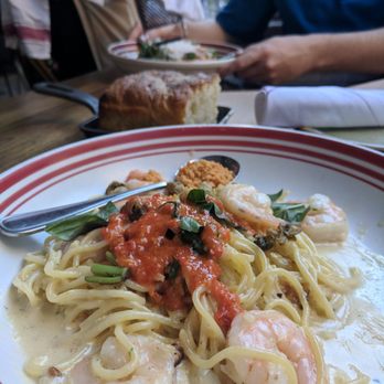 Scaddabush - Shrimp spaghetti - Italian Near Me - Toronto, Ontario Scaddabush - Shrimp spaghetti - Italian Near Me - Toronto, Ontario