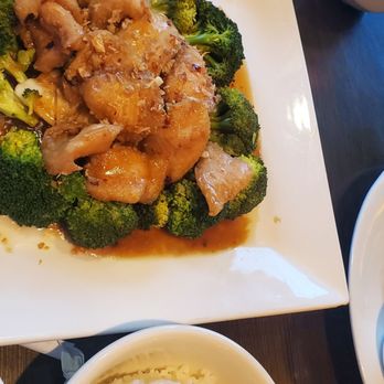 Mama Thai Kitchen - Garlic and pepper with sole - Thai Near Me - Chandler, Arizona