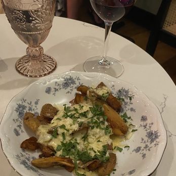 Diamond Jack Wine Bar - Disco Taters - Wine Bars Near Me - Maryville, Tennessee