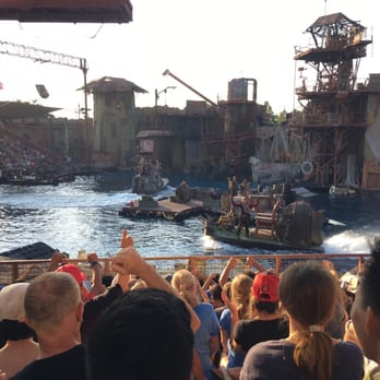 WaterWorld - Enter the bad guy - Amusement Parks Near Me - Universal City, California WaterWorld - Enter the bad guy - Amusement Parks Near Me - Universal City, California