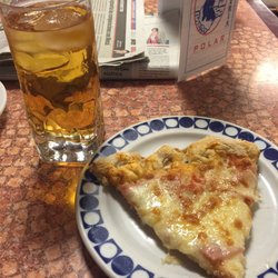 La Polar - Un mosto y una tapa de pizza. Me encanta!