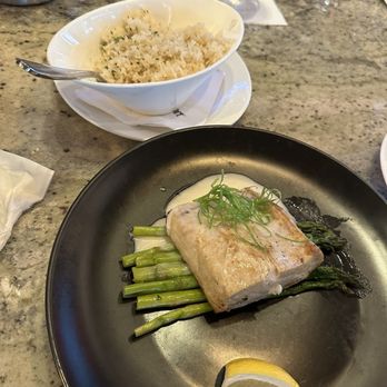 Ocean Lounge - Mahi mahi plancha and island rice - Wine Bars Near Me - Hilton Head Island, South Carolina Ocean Lounge - Mahi mahi plancha and island rice - Wine Bars Near Me - Hilton Head Island, South Carolina