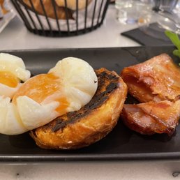 Fresh poached hot eggs