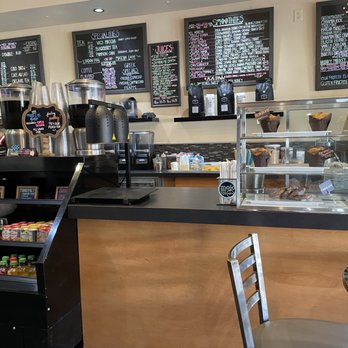 Mojo 516 Cafe - Counter - Juice Bars & Smoothies Near Me - Easton, Pennsylvania