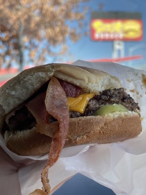 Suzie Burger by null